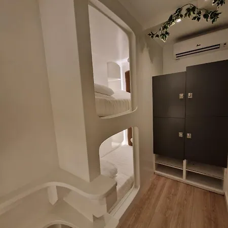 Hostel The Golden Stork