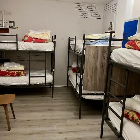 אכסניה The Golden Stork