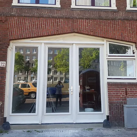 Hostel The Golden Stork Lahey