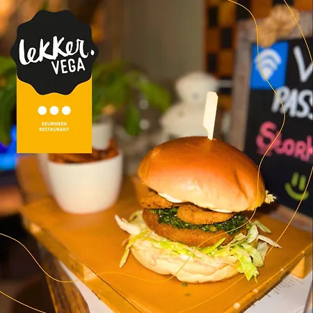 אכסניה The Golden Stork *