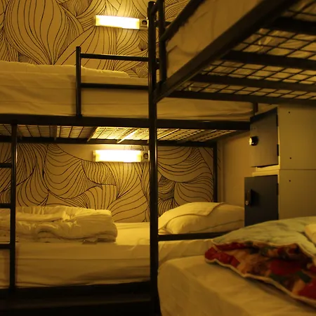 אכסניה The Golden Stork