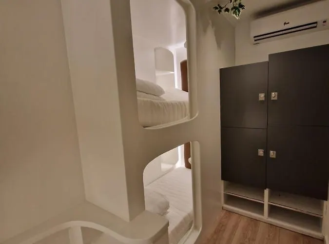 Hostel The Golden Stork